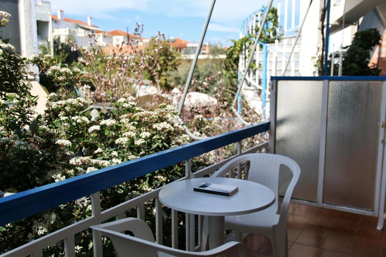 Seaview- 2 Space - Selfcatering Apartment - Helen No 3 Xiropigado Exterior photo