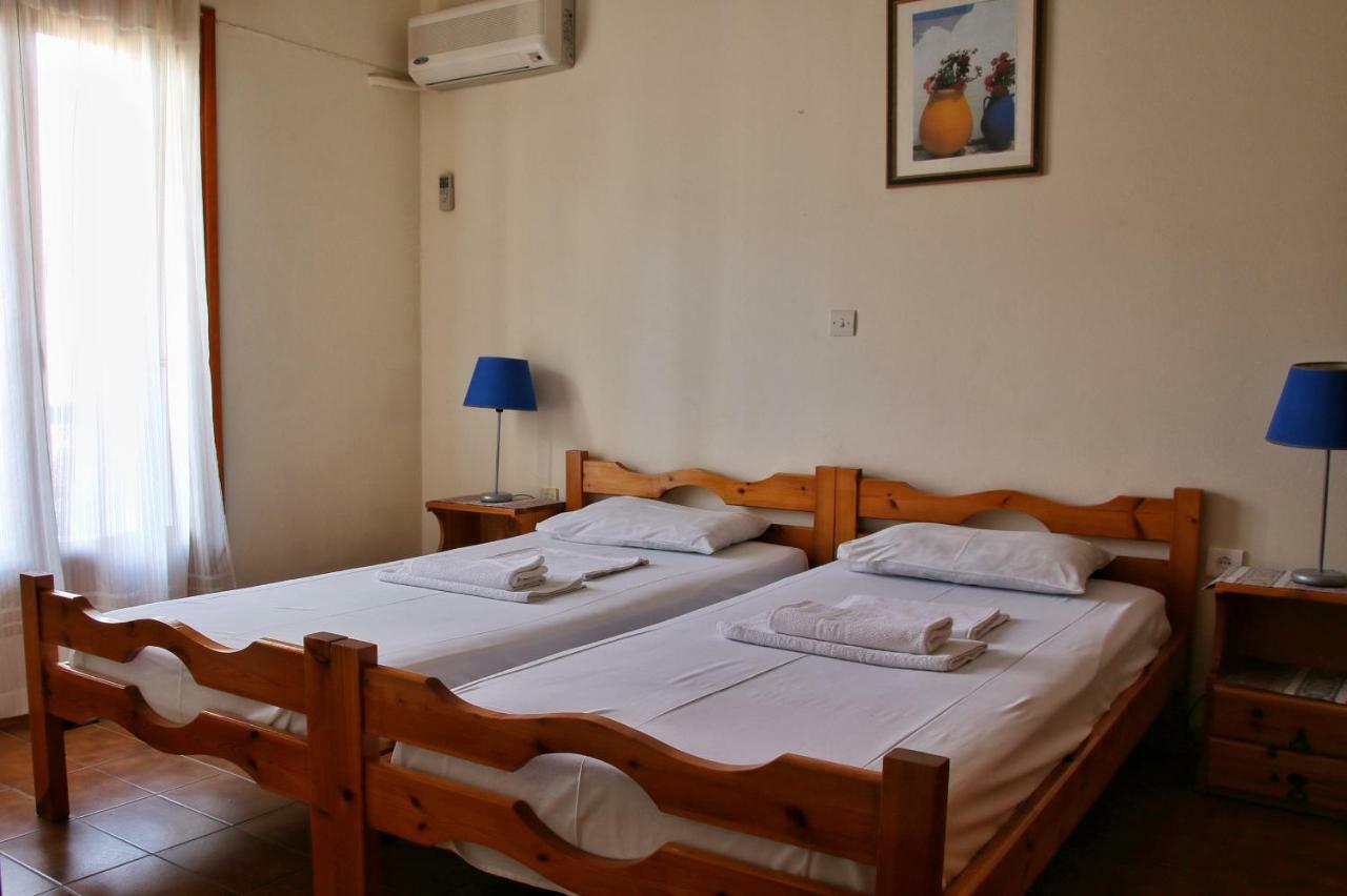 Seaview- 2 Space - Selfcatering Apartment - Helen No 3 Xiropigado Exterior photo